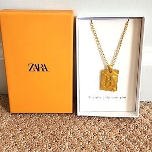NWB Zara "H" necklace